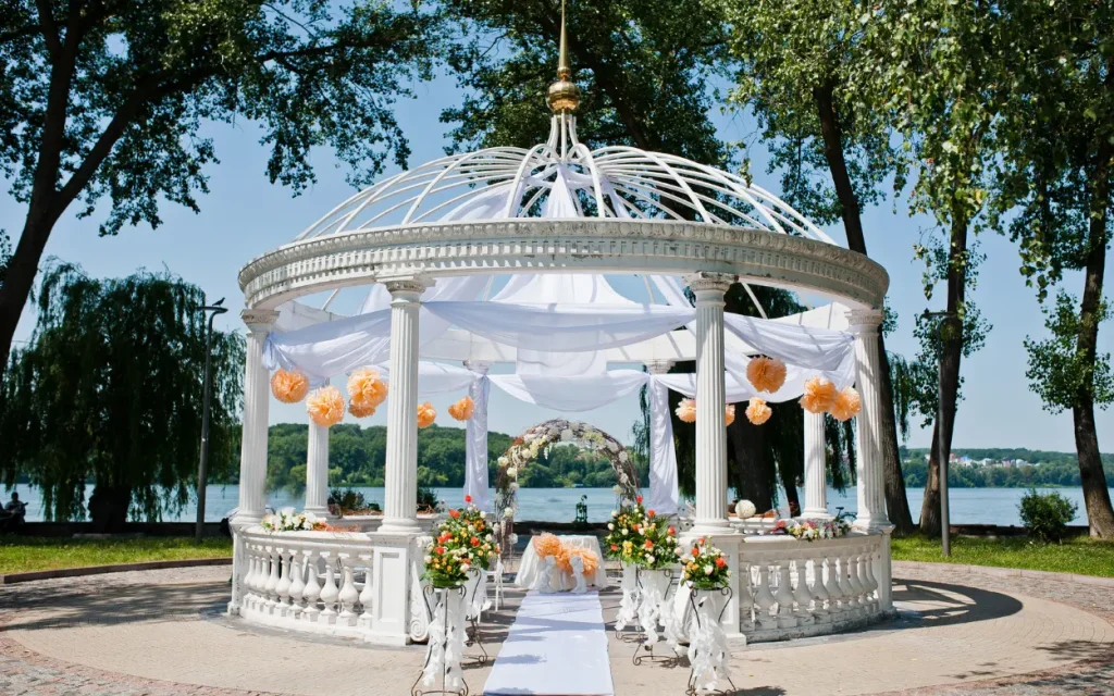 Essential Gazebo Decoration Ideas for Weddings (1)