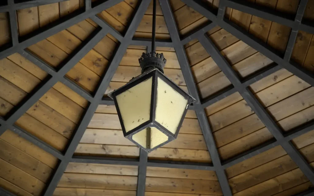 Types of Lights You Can Hang on a Gazebo